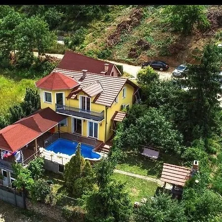 Yellow House 诺威萨