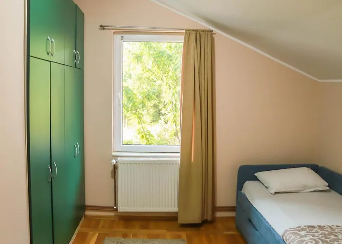 Yellow House نوفي ساد