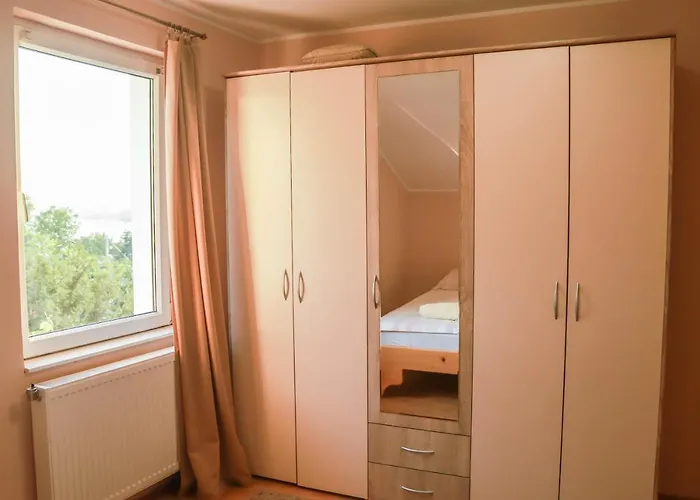 فيلة Yellow House نوفي ساد